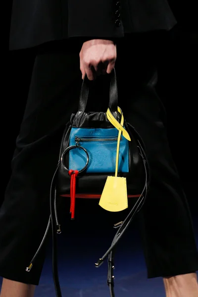 Look 3